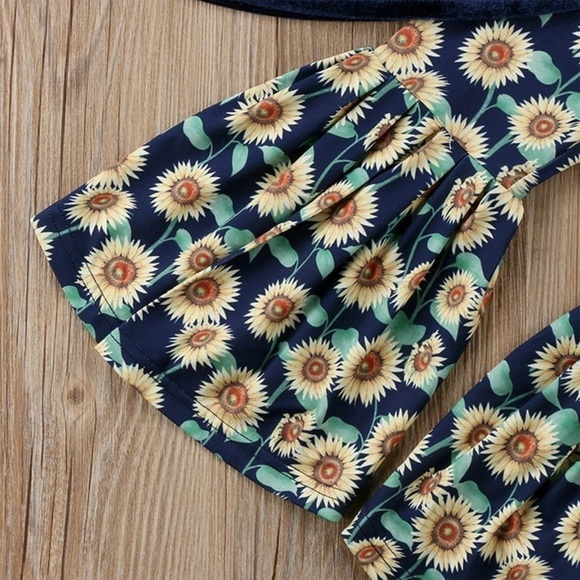 Girls Off Shoulder Crushed Velvet Crop Top and Sunflower Pants - Picture 4 of 9